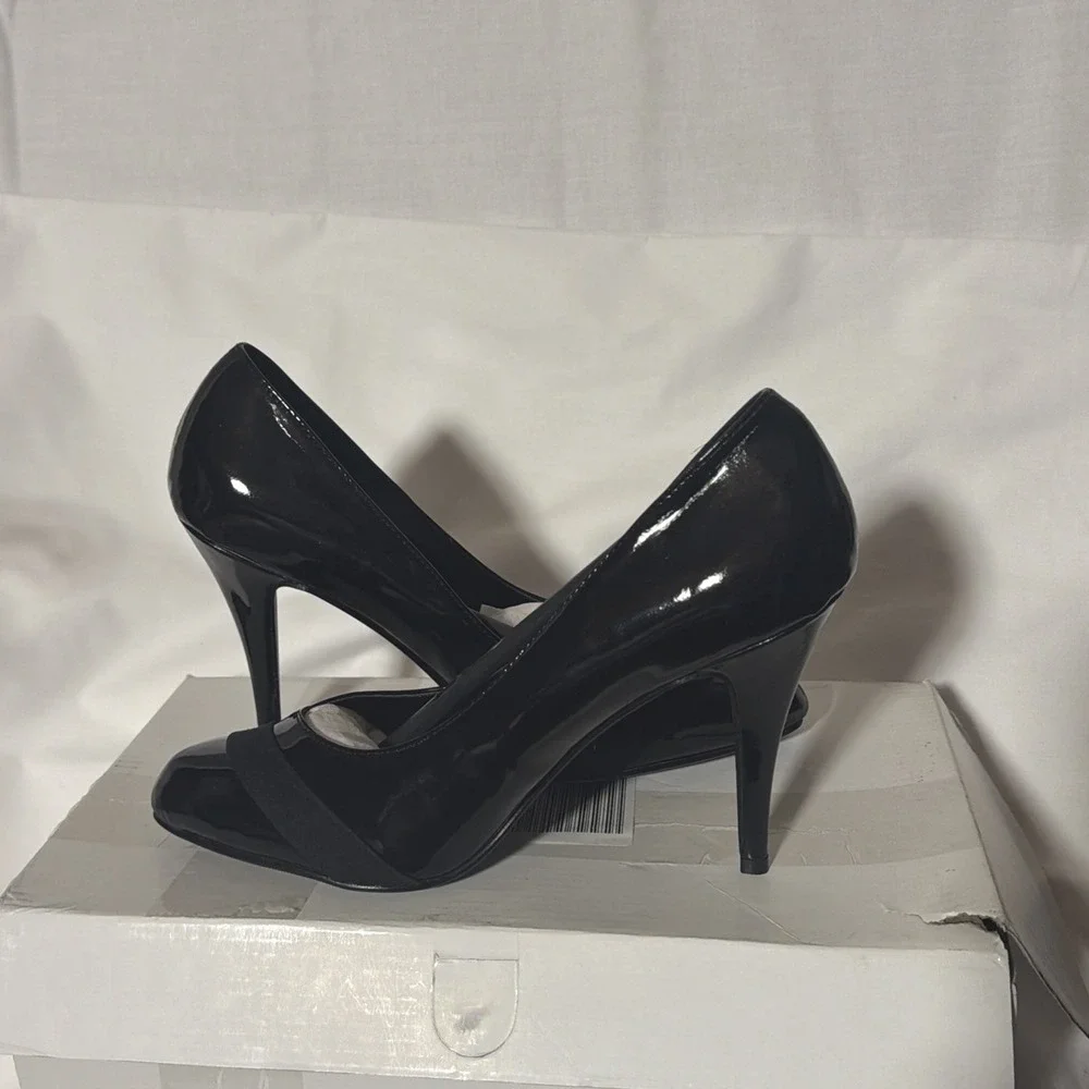 Chadwick's Women's Black Patent Leather Heels 8.5‎ M